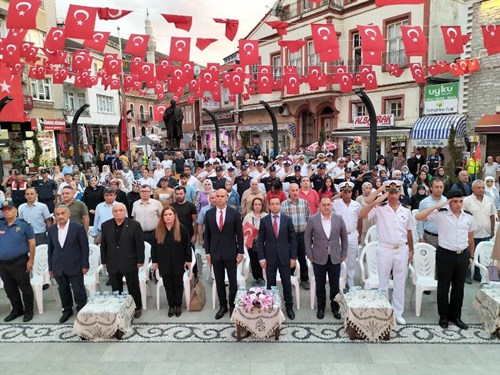 15 Temmuz Demokrasi ve Milli Birlik Günü Etkinlikleri Cumhuriyet Meydanında Büyük Bir Coşkuyla Gerçekleştirildi